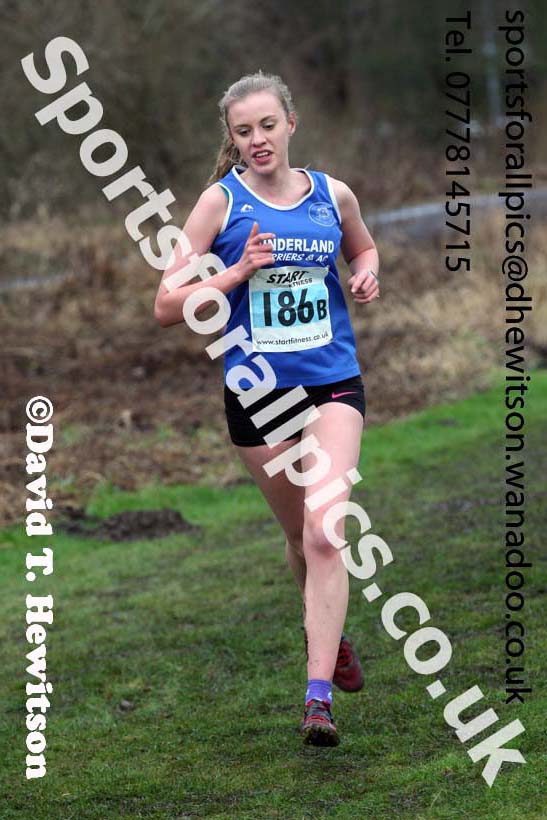 Senior and veteran womens Durham Cathedral Cross Country Relays, Maiden Castle, Durham. Photo: David T. Hewitson/Sports for All Pics